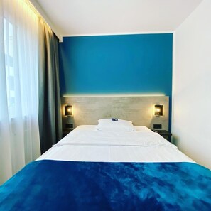 Business Single Room | Pillow-top beds, in-room safe, desk, blackout curtains - Locals Stadthotel Bielefeld (Bielefeld)