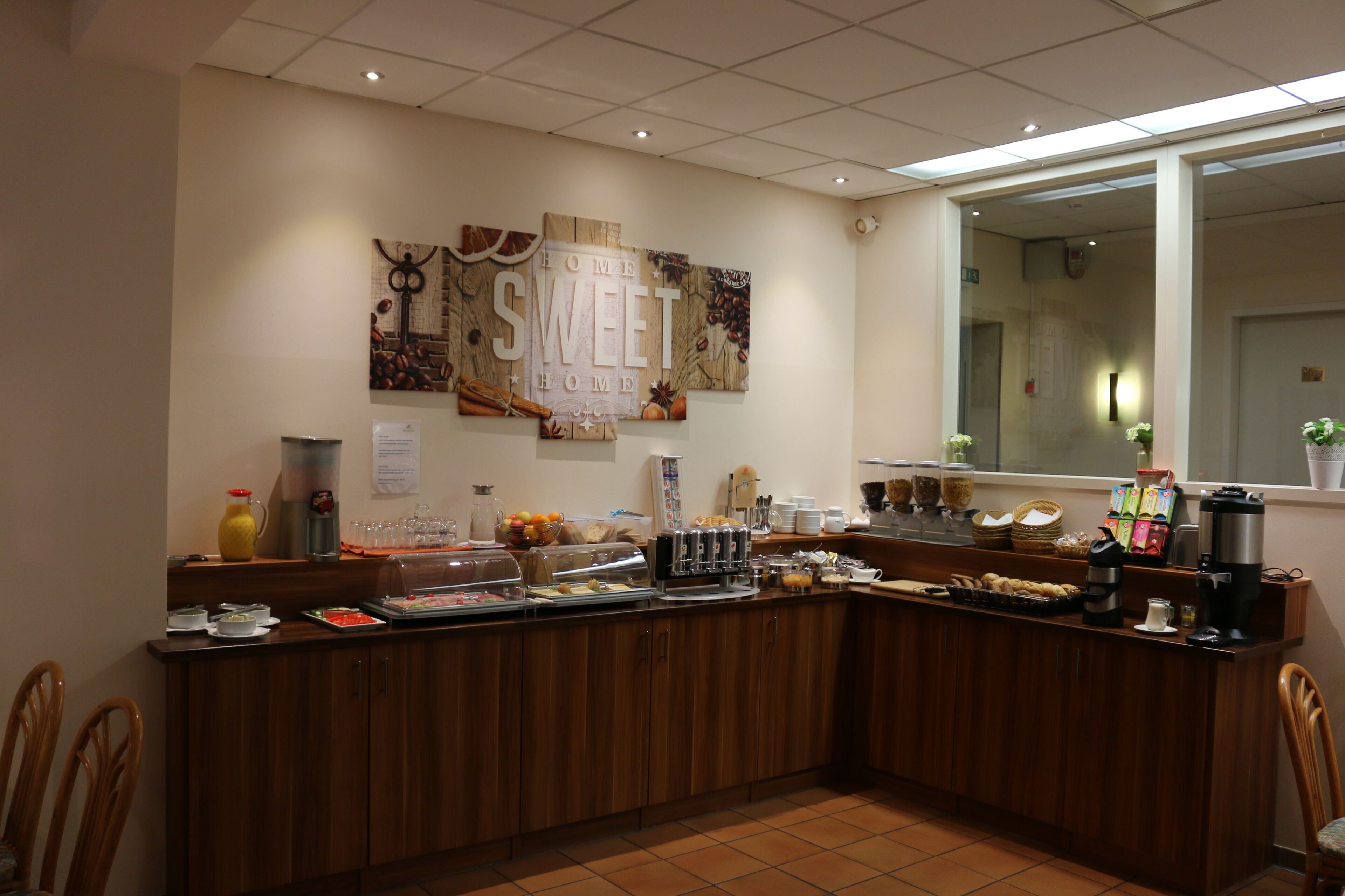 Daily buffet breakfast (EUR 12 per person)