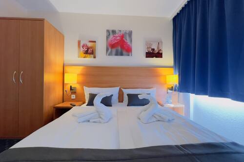 Doppia Economy | Biancheria da letto di alta qualità, una cassaforte in camera