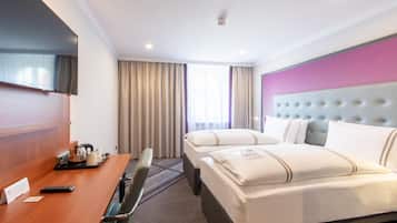 Habitación estándar con 1 cama matrimonial o 2 individuales | Caja de seguridad en la habitación y insonorización