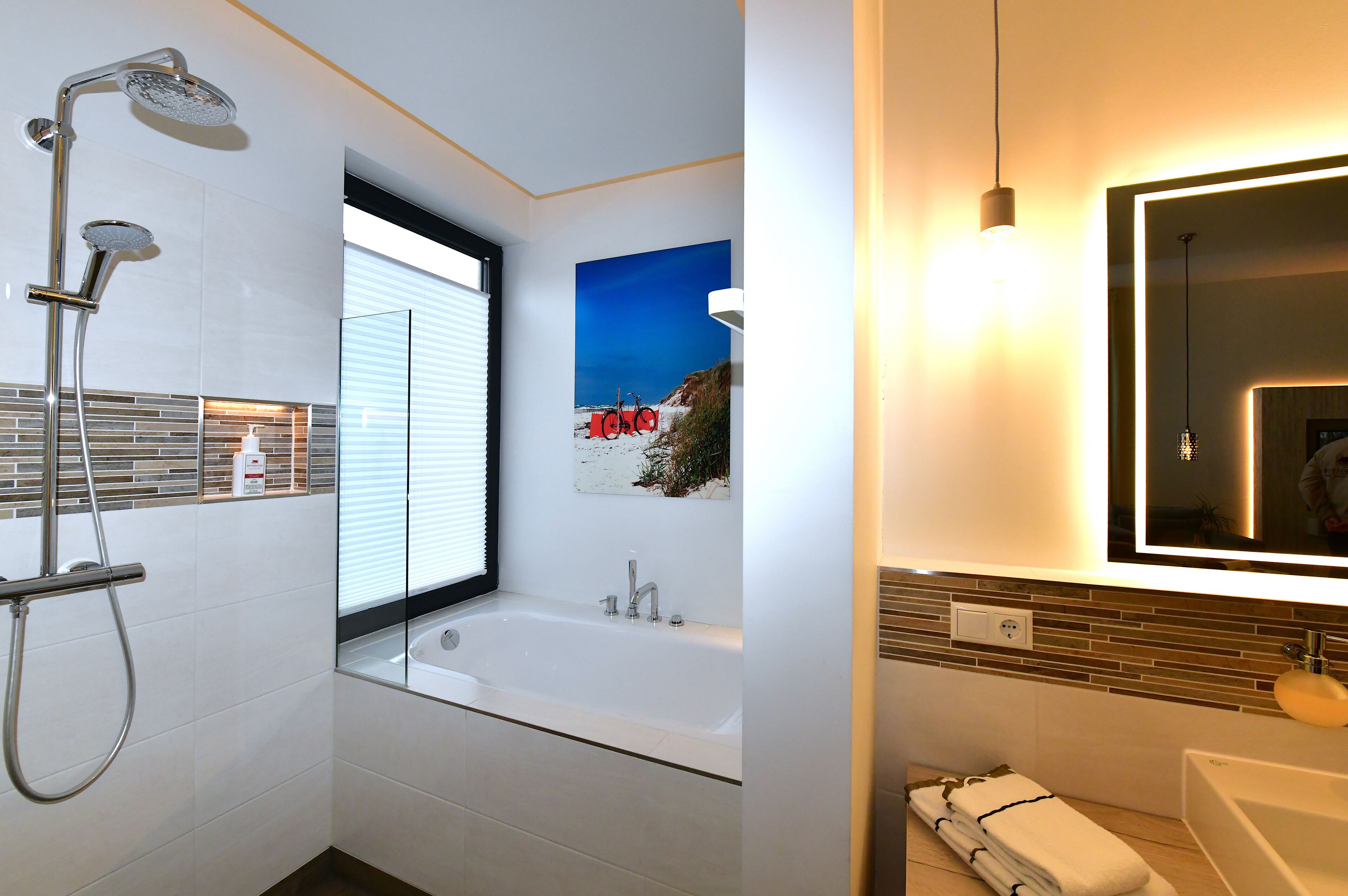 junior suite, 1 bedroom | bathroom | shower, rainfall showerhead, free toiletries, hair dryer