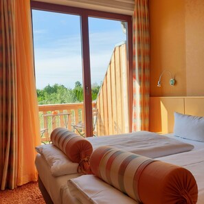 Double Room (Balcony or Terrace) | Premium bedding, in-room safe, desk, blackout drapes - Hotel Rittmeister (Rostock)