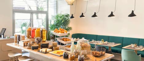 Daily buffet breakfast (EUR 20 per person)