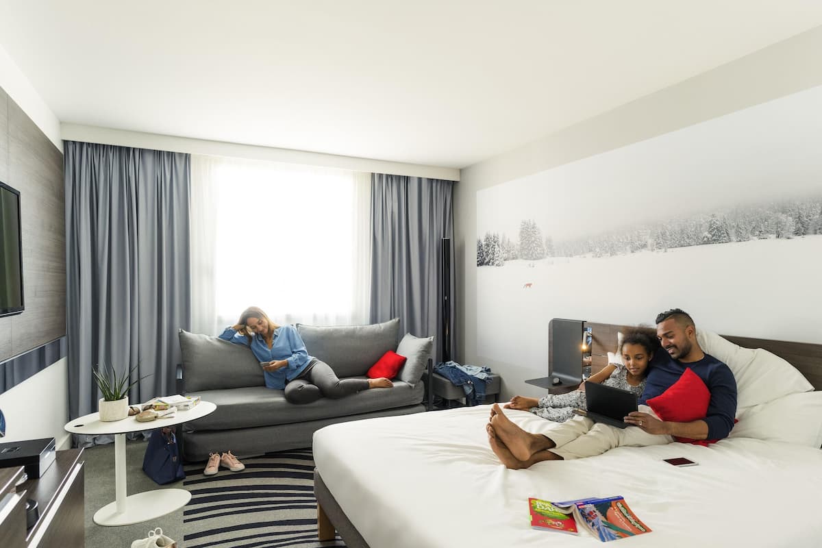 Familieværelse - 1 queensize-seng med sovesofa (Executive) | Diverse
