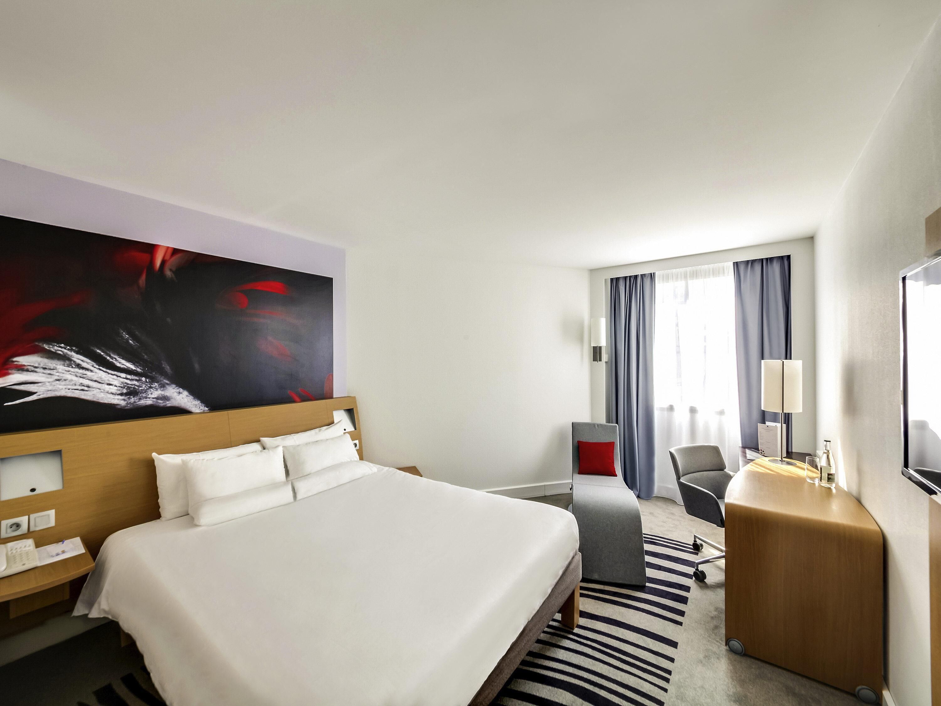 Classic Room, 1 Double Bed | Premium bedding, free minibar items, in-room safe, desk