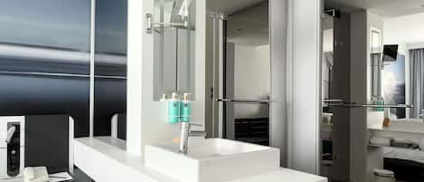 Quarto executivo, 1 cama de casal | Roupas de cama premium, frigobar (abastecido com alguns itens grátis)