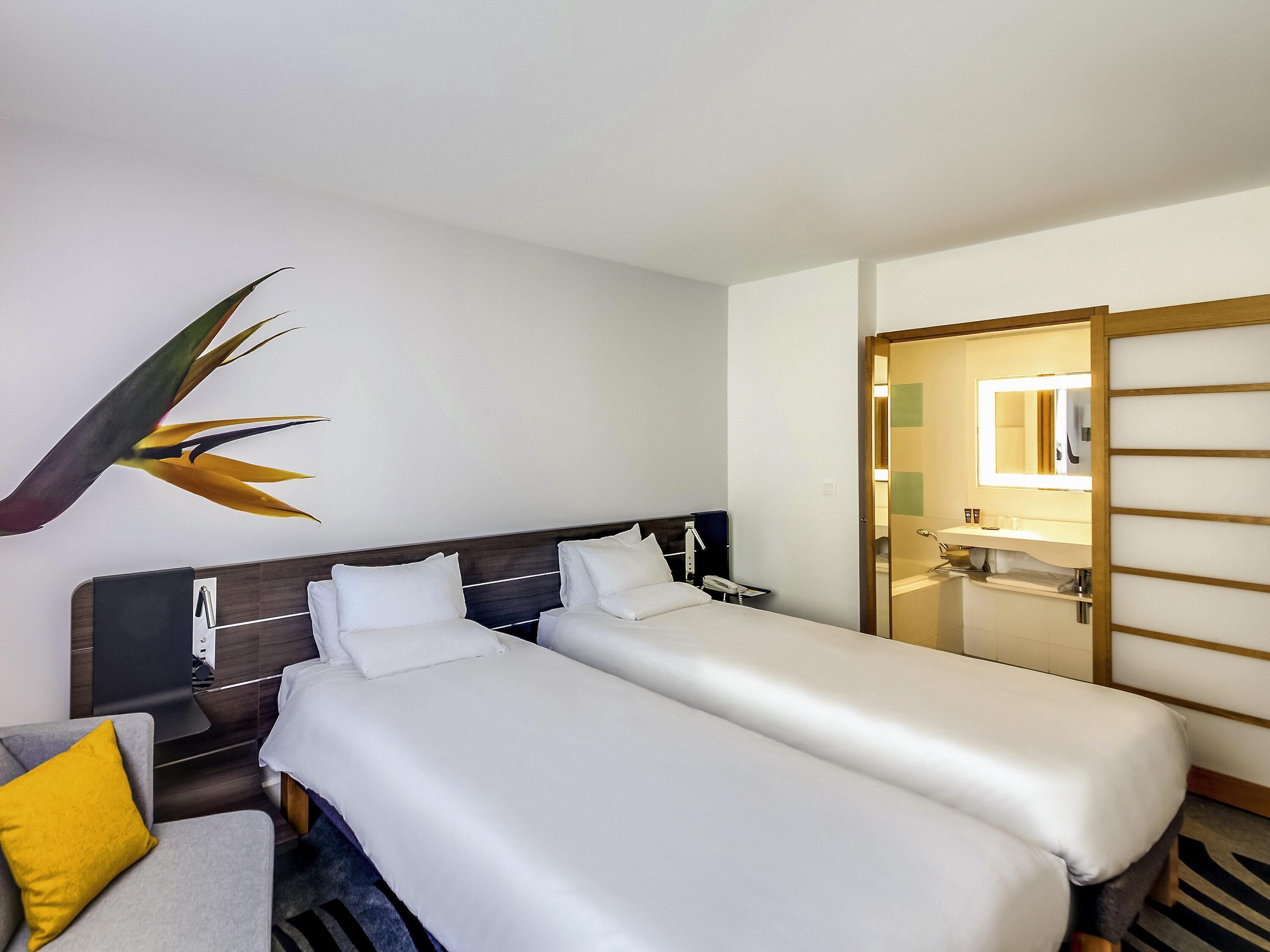 Kamar Twin Klasik, 2 Tempat Tidur Twin | Seprai premium, isi minibar gratis, brankas, dan meja kerja