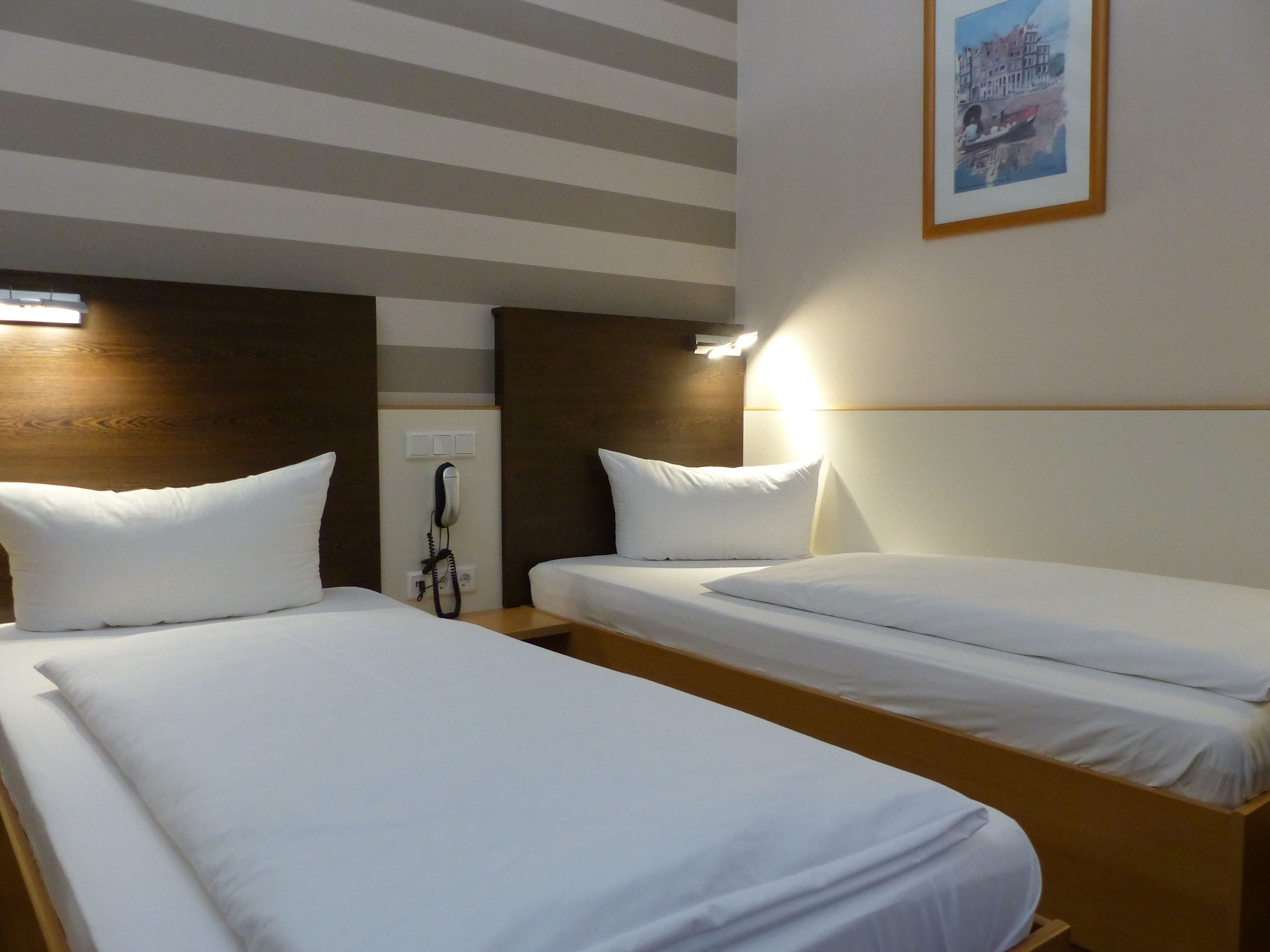 twin room | 1 bedroom, in-room safe, desk, free cots/infant beds