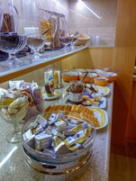 Daily buffet breakfast (EUR 12.5 per person)