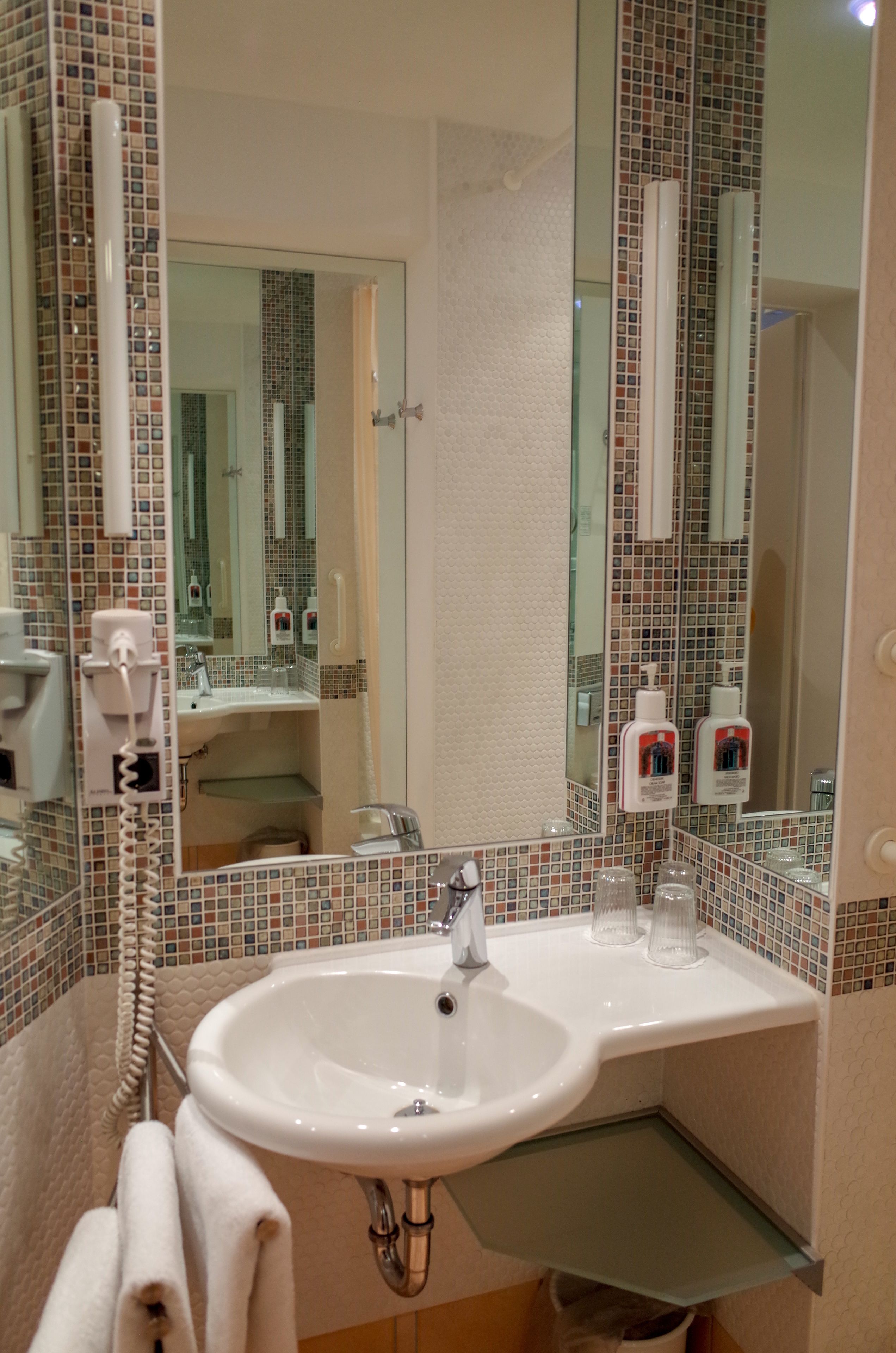 triple room | bathroom | hair dryer, towels