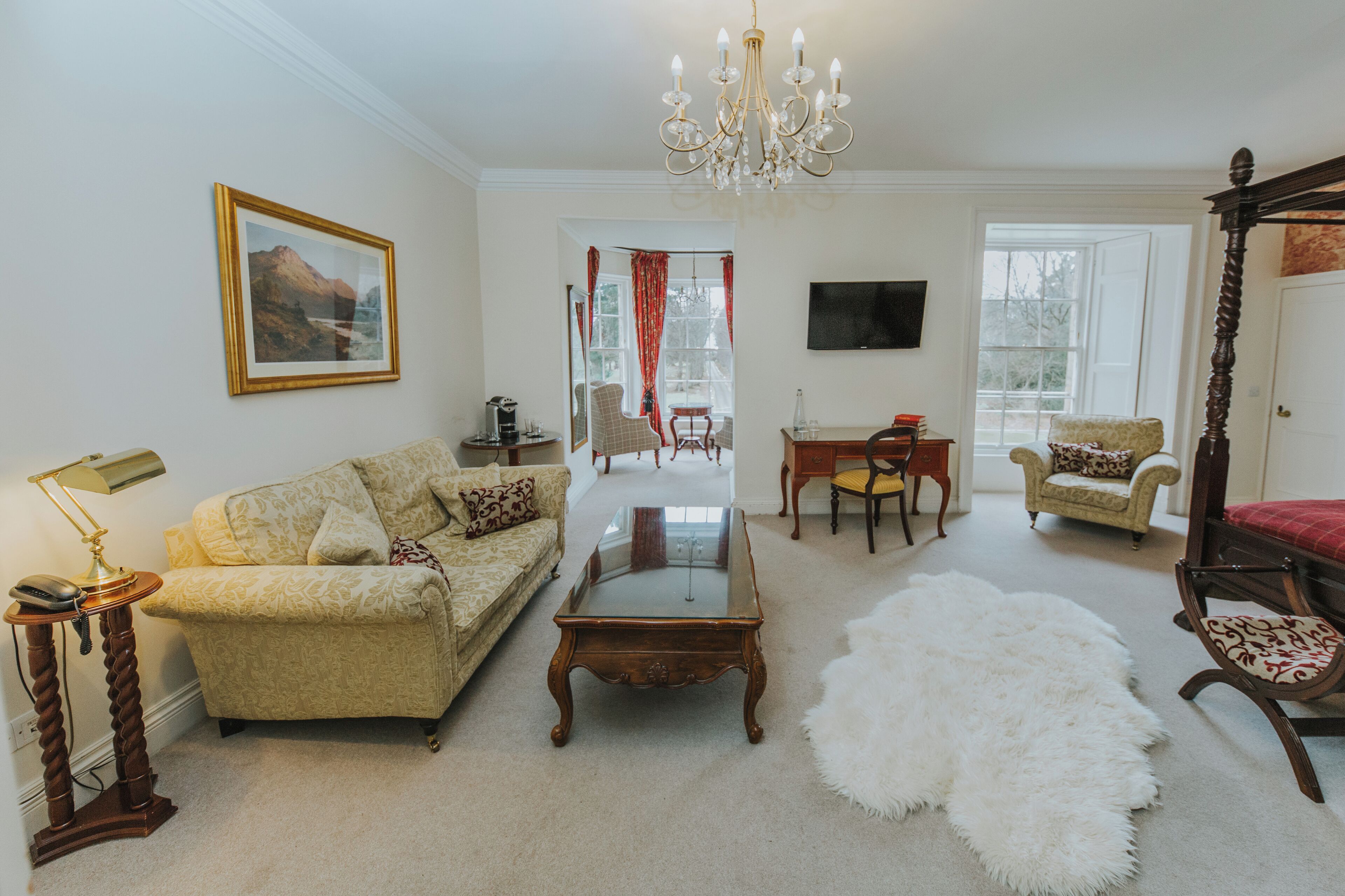 Superior-sviitti, 1 makuuhuone | Oleskelualue | Taulutelevisio, iPod-telakointiasema