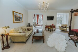 Suite Supérieure, 1 chambre | Coin séjour