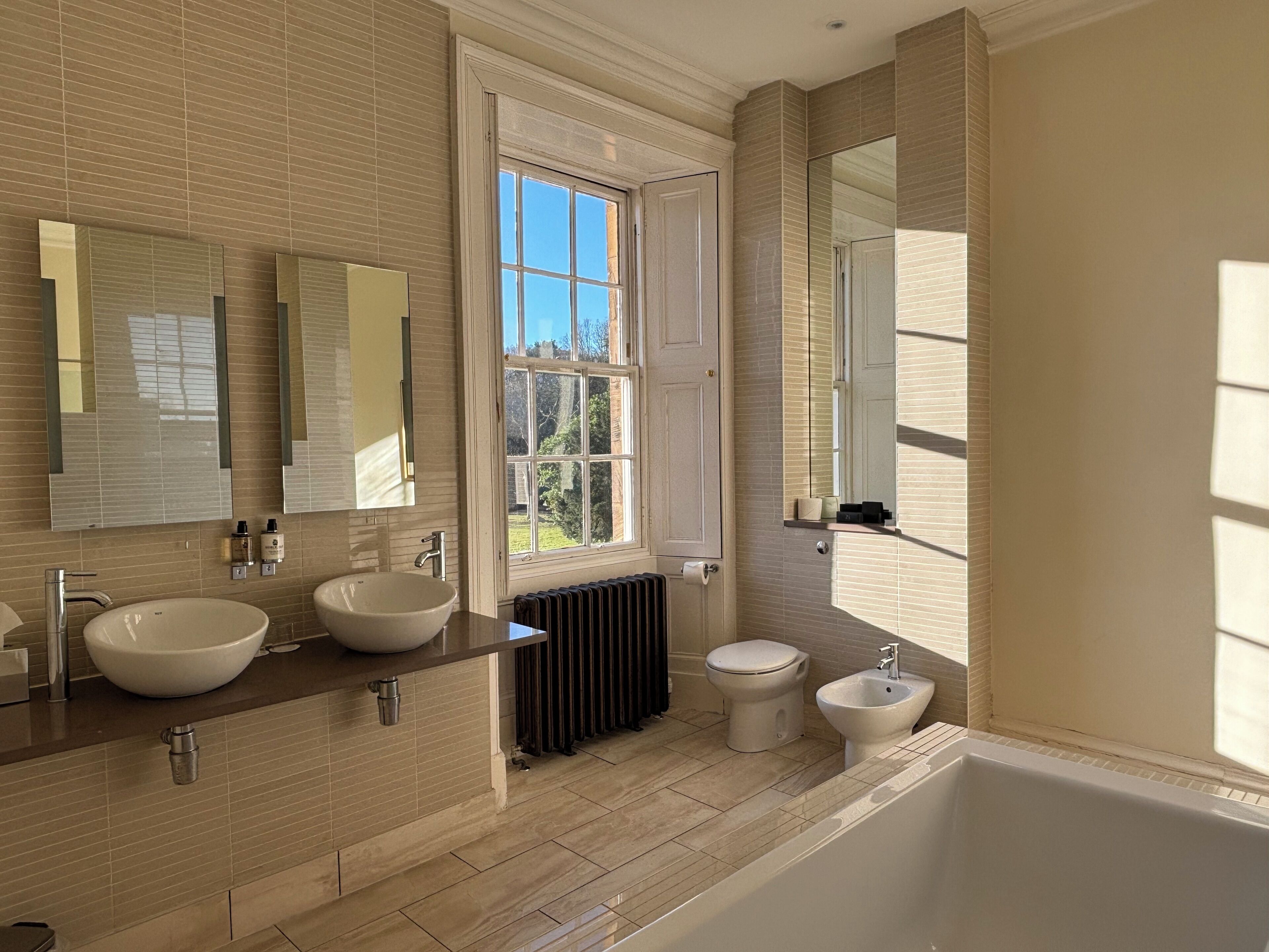 royal suite | bathroom | free toiletries, hair dryer, towels