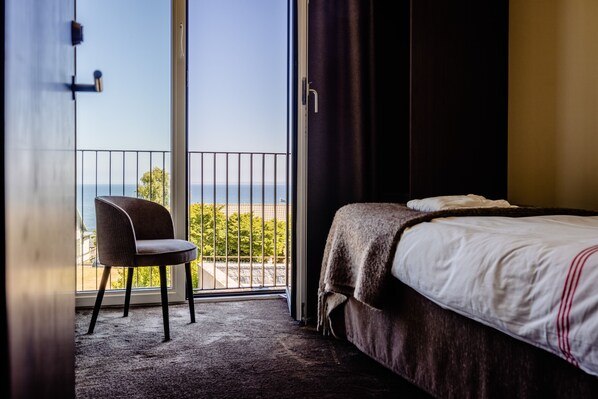 Apartment, 2 Bedrooms | Minibar, Zimmersafe, Schreibtisch, laptopgeeigneter Arbeitsplatz