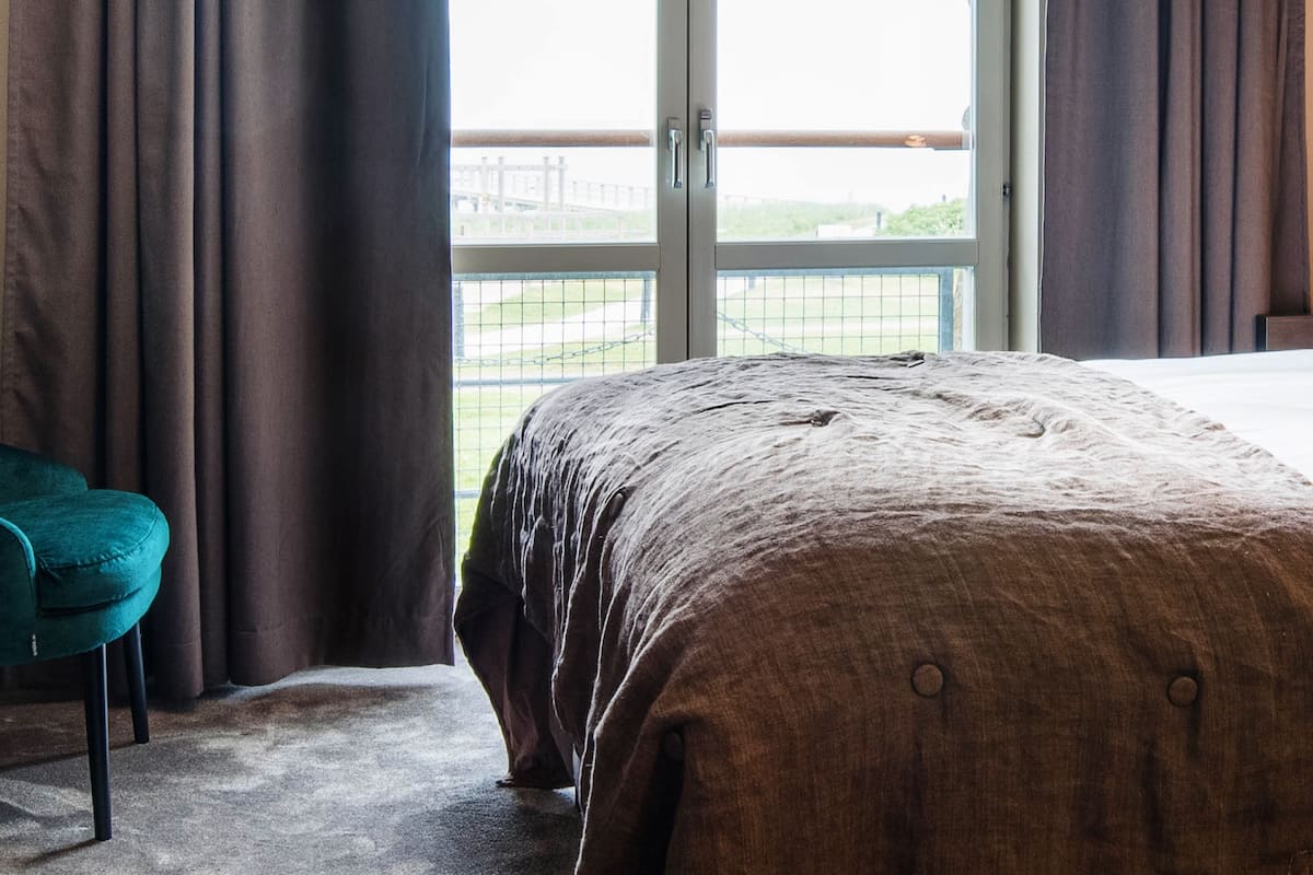 double room, sea view (main building, spa not included) | 1 bedroom, minibar, in-room safe, desk