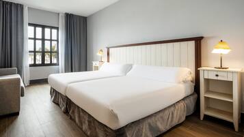 Couette en duvet d'oie, minibar, coffres-forts dans les chambres, bureau