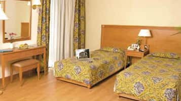 Superior Room | Minibar, rollaway beds