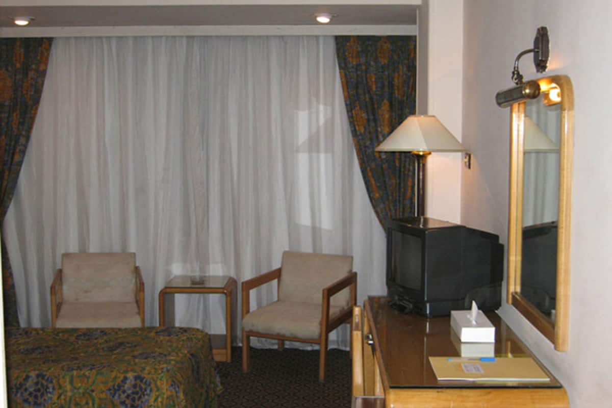 standard room, pool view | view from room