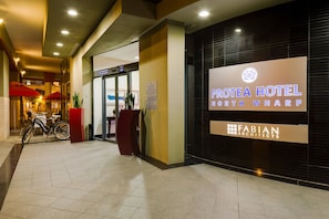 Exterior - Protea Hotel by Marriott Cape Town North Wharf (Cape Town)