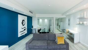 LĂ€genhet - 1 sovrum | Vardagsrum | 40-tums plasma-tv med satellitkanaler och tv