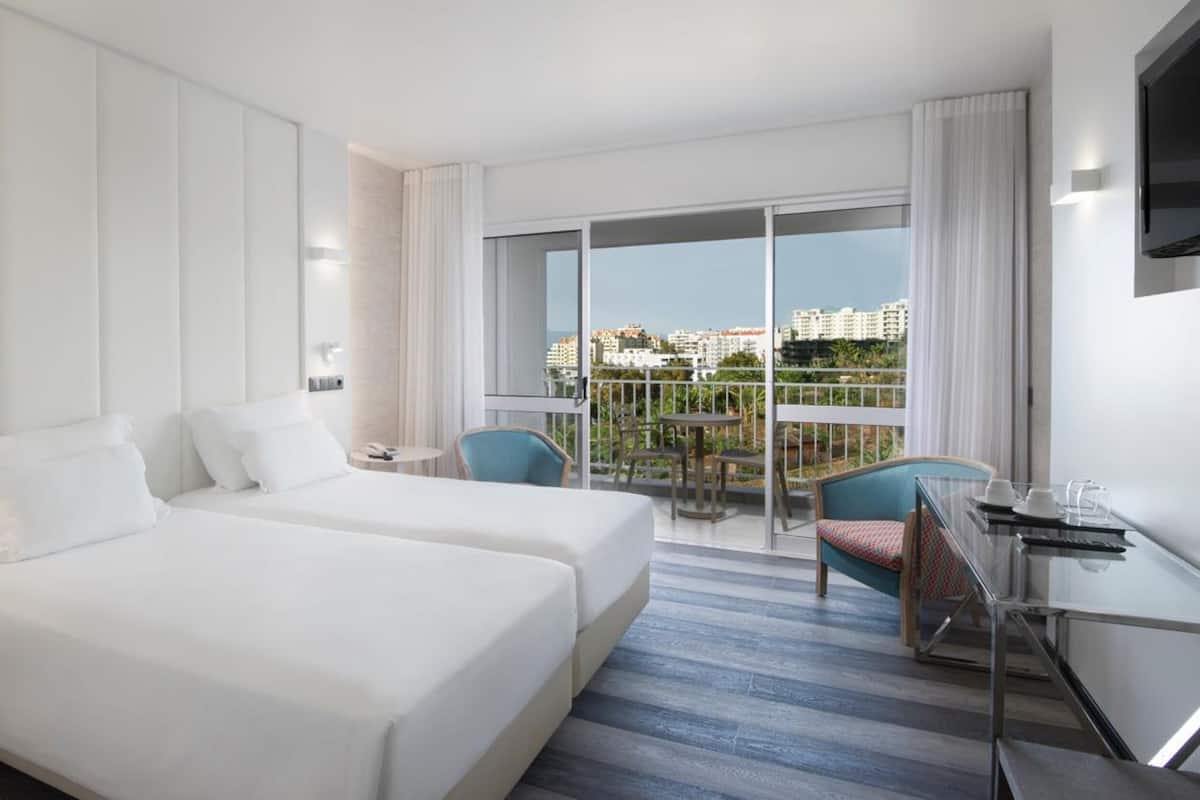 minibar, in-room safe, blackout curtains, soundproofing