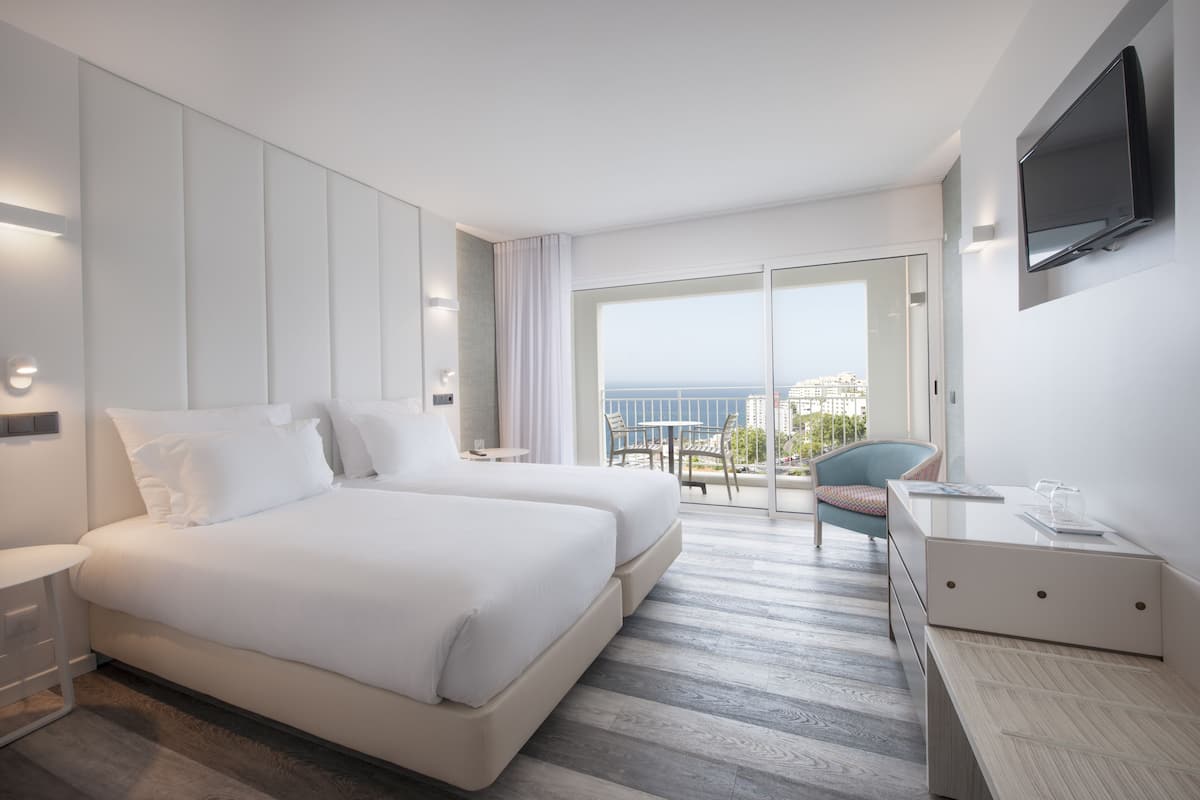 minibar, in-room safe, blackout curtains, soundproofing