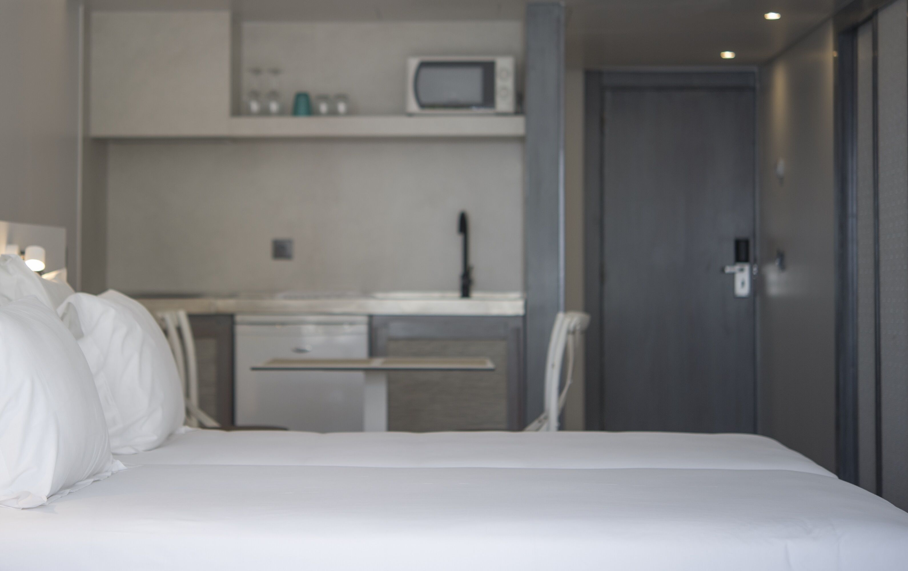 fridge, electric kettle