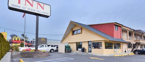 Entrée de l’hébergement