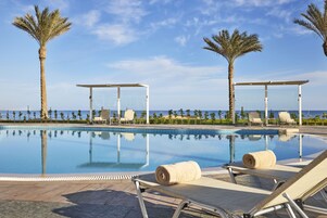 3 outdoor pools, sun loungers