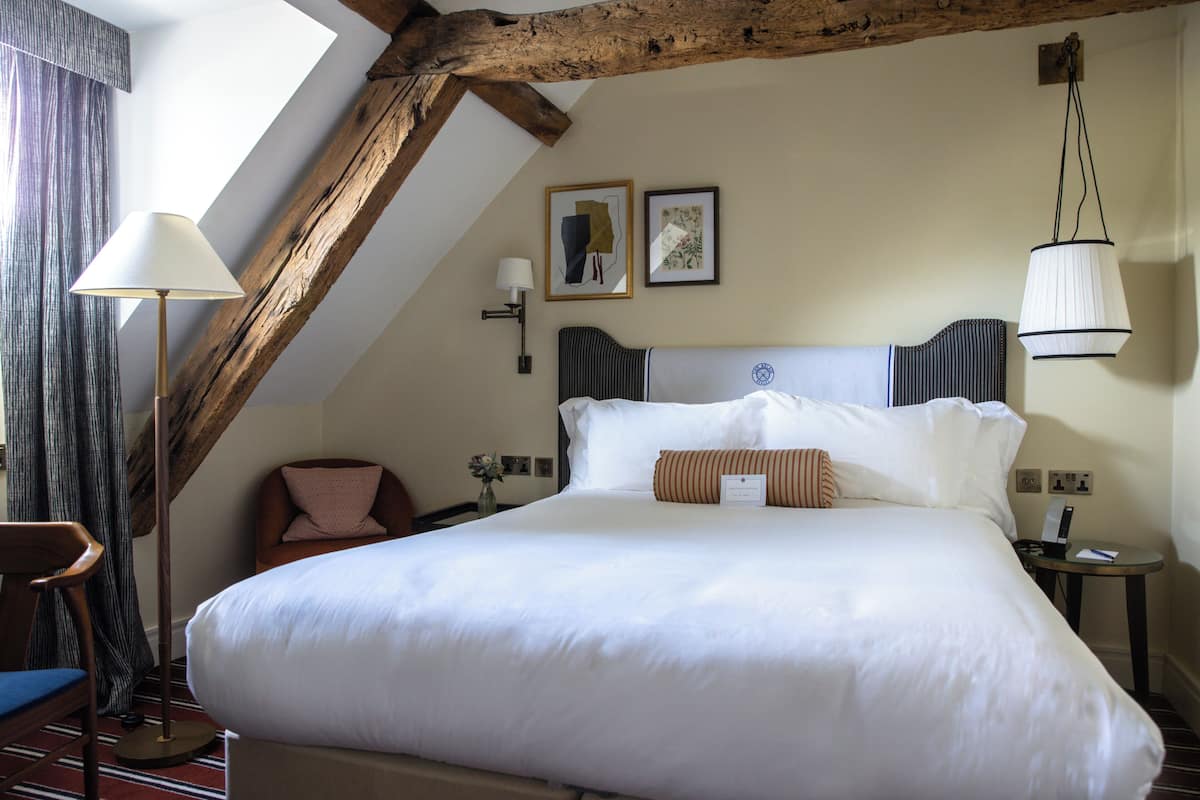 Egyptian cotton sheets, premium bedding, down duvets, pillow-top beds