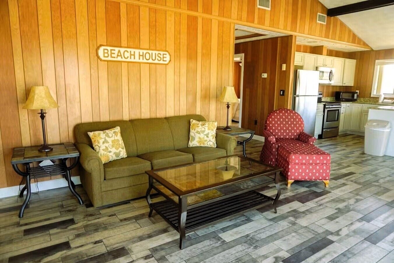 beach house - 2nd floor | living area | 32-inch tv with cable channels