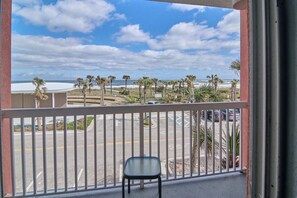 King Standard Unit - First Floor | Free WiFi, bed sheets - Oceanview Lodge (St. Augustine)