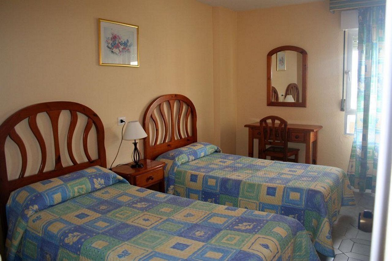 In-room safe, cribs/infant beds