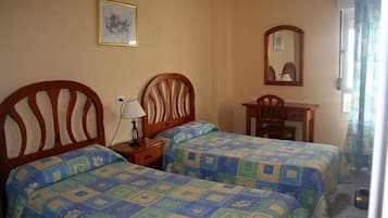 In-room safe, cribs/infant beds