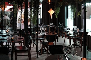 Breakfast, lunch, dinner and brunch served - Manon Les Suites Guldsmeden (Copenhagen)
