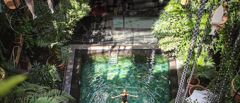 Una piscina techada