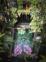 Una piscina techada