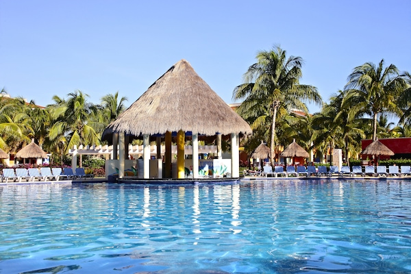 Bar à beira da piscina