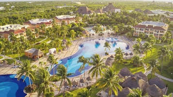 Outdoor pool, pool umbrellas, sun loungers