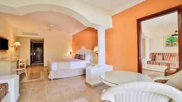 1 chambre, minibar, coffres-forts dans les chambres, bureau