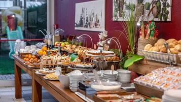 Daily buffet breakfast (EUR 15 per person)