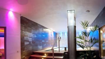 Behandlingsrom for par, badstue, boblebad, dampbad og tyrkisk bad/hamam
