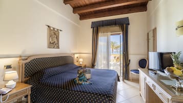 Hochwertige Bettwaren, Minibar, Zimmersafe, individuell eingerichtet