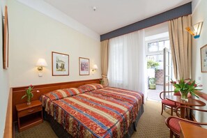 In-room safe, desk, blackout drapes, soundproofing - Boutique Hotel 16 (Prague)