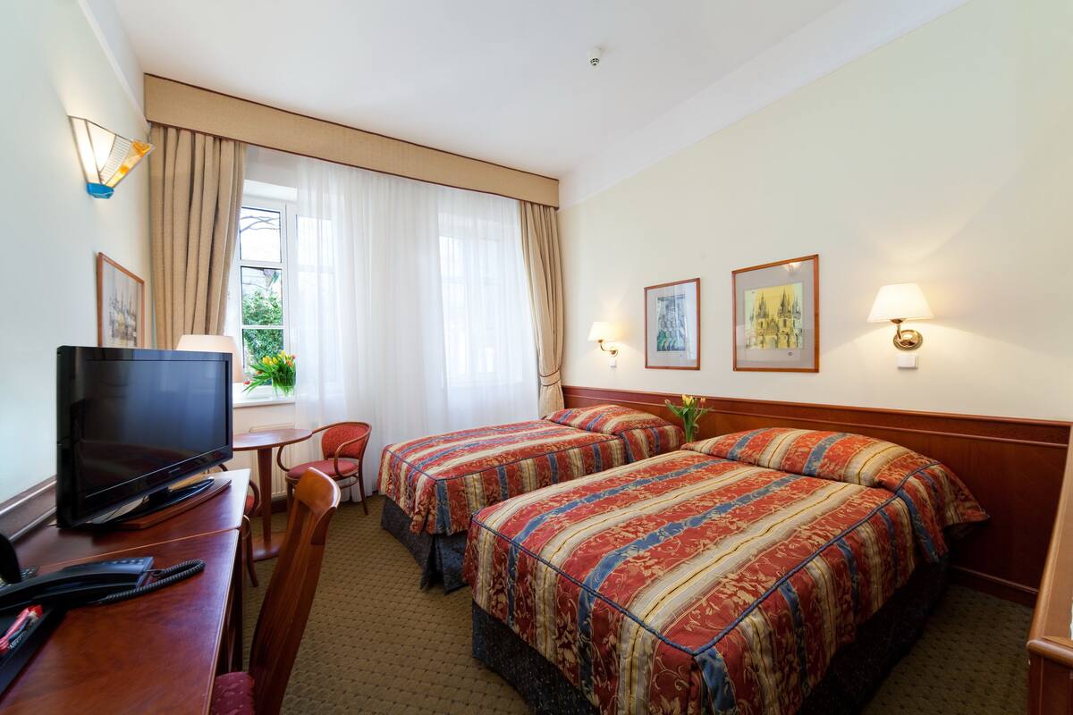 In-room safe, desk, blackout drapes, soundproofing