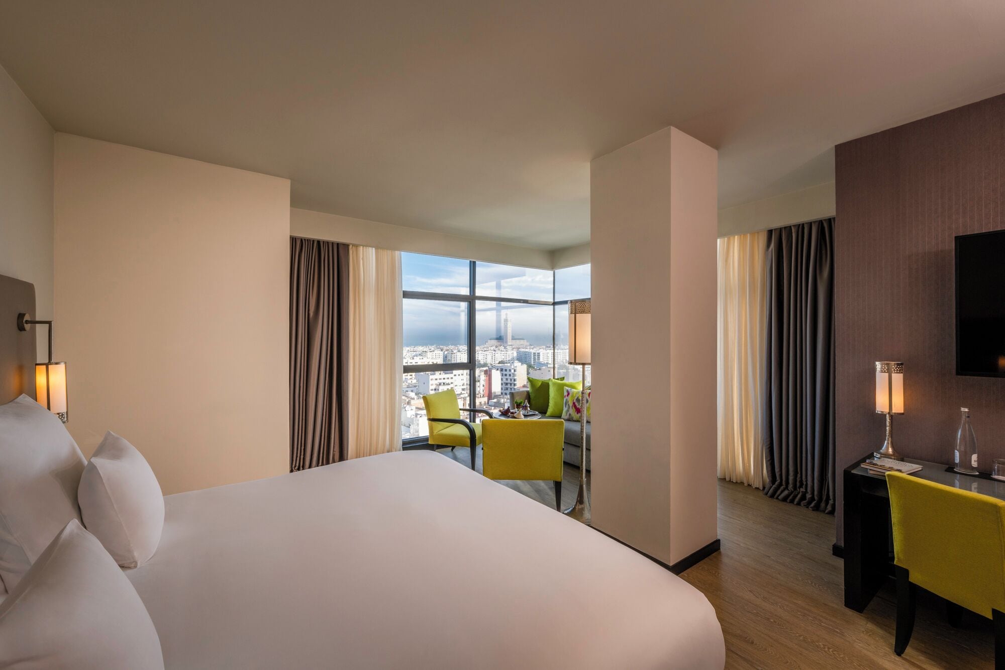 Suite – junior | Sengetøy i egyptisk bomull, sengetøy av topp kvalitet og safe på rommet