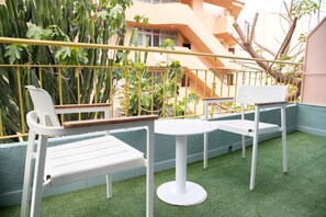 Superior Double Room | Peti besi dalam bilik, seterika/papan seterika, Wi-fi percuma 