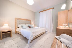 Studio | In-room safe, desk, soundproofing, free cribs/infant beds - Hotel Plessas Palace (Zakynthos)