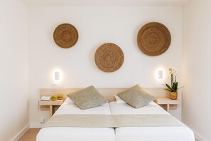 Free WiFi, bed sheets - Hotel Alondra (Capdepera)