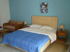 Desk, blackout drapes, iron/ironing board, free WiFi - OASIS HOTEL KYPARISSIA (Trifylia)